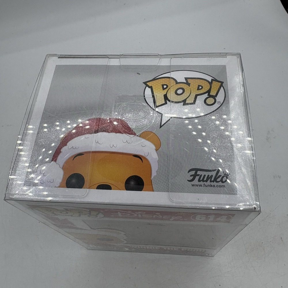 Funko Pop! Vinyl Figure Disney Winnie the Pooh Santa Hat 614 w Protector - Picture 6 of 7